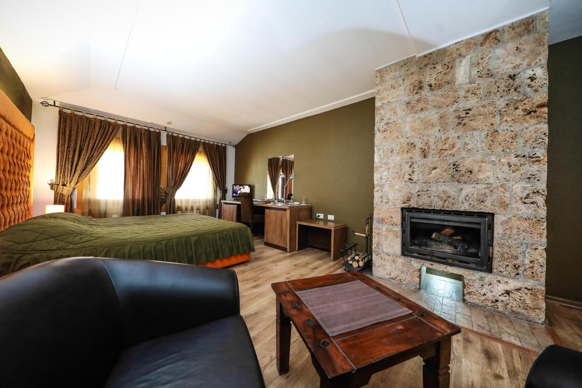 Gjakova Hotel Carshia E Jupave מראה חיצוני תמונה