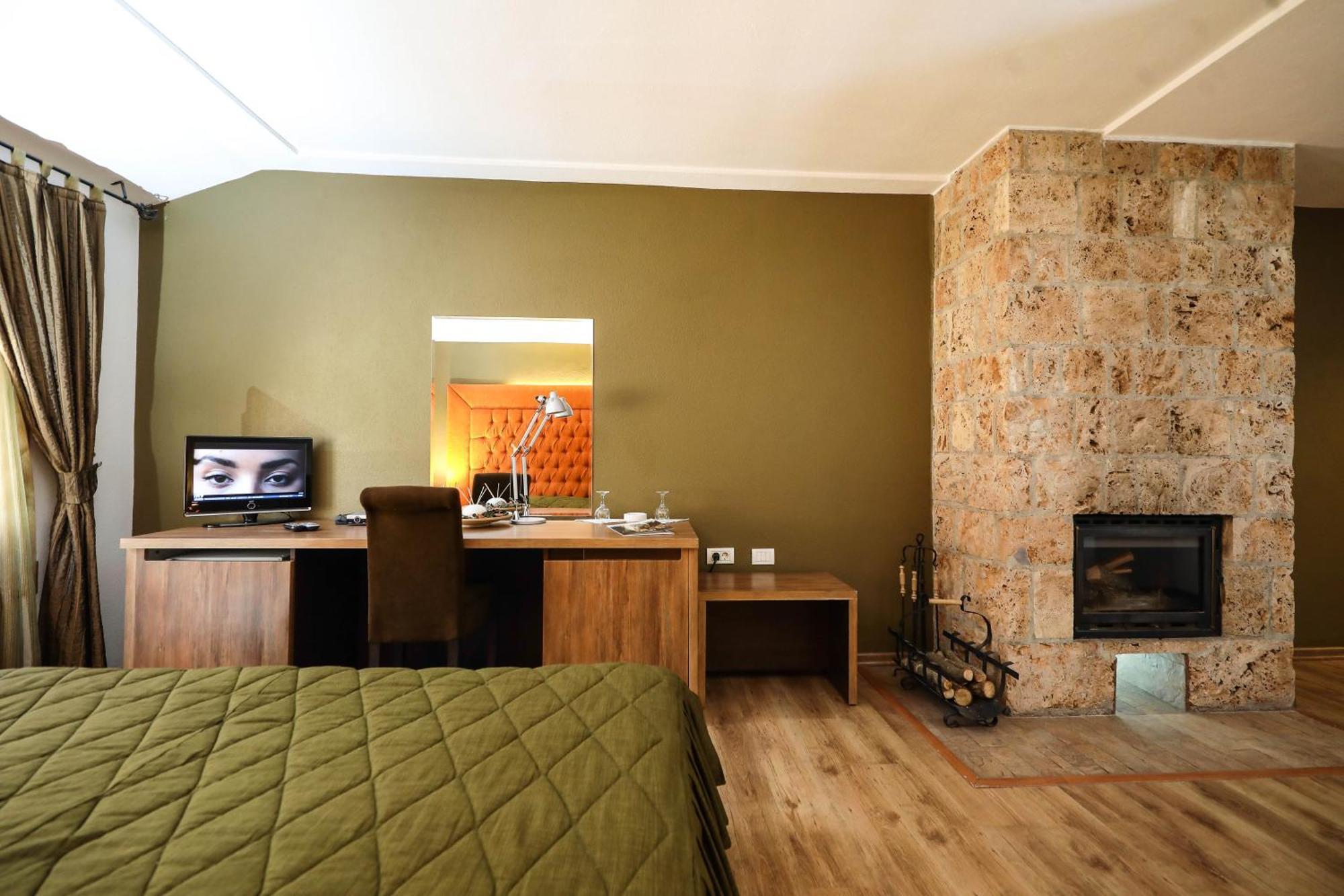 Gjakova Hotel Carshia E Jupave מראה חיצוני תמונה