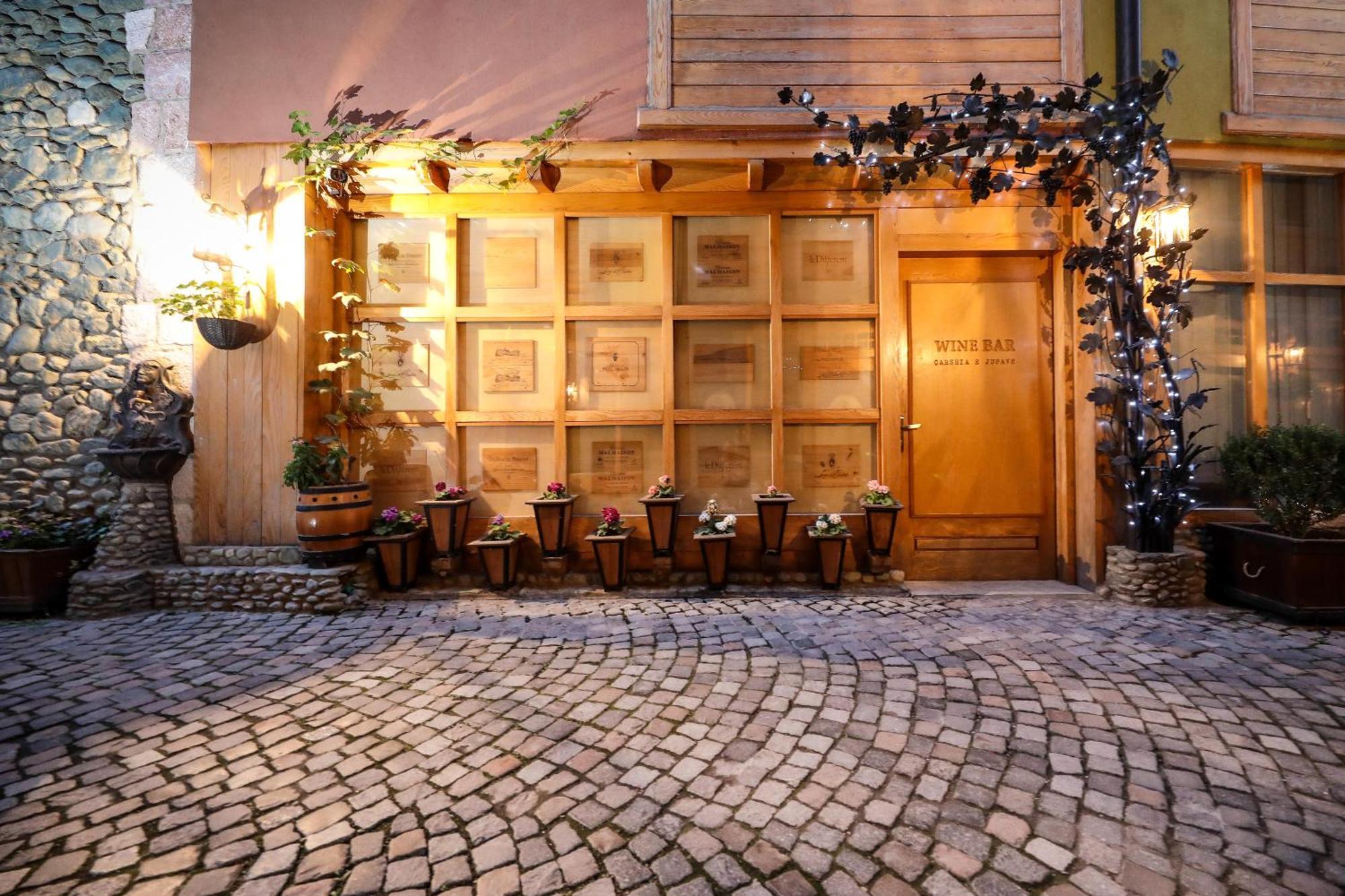 Gjakova Hotel Carshia E Jupave מראה חיצוני תמונה