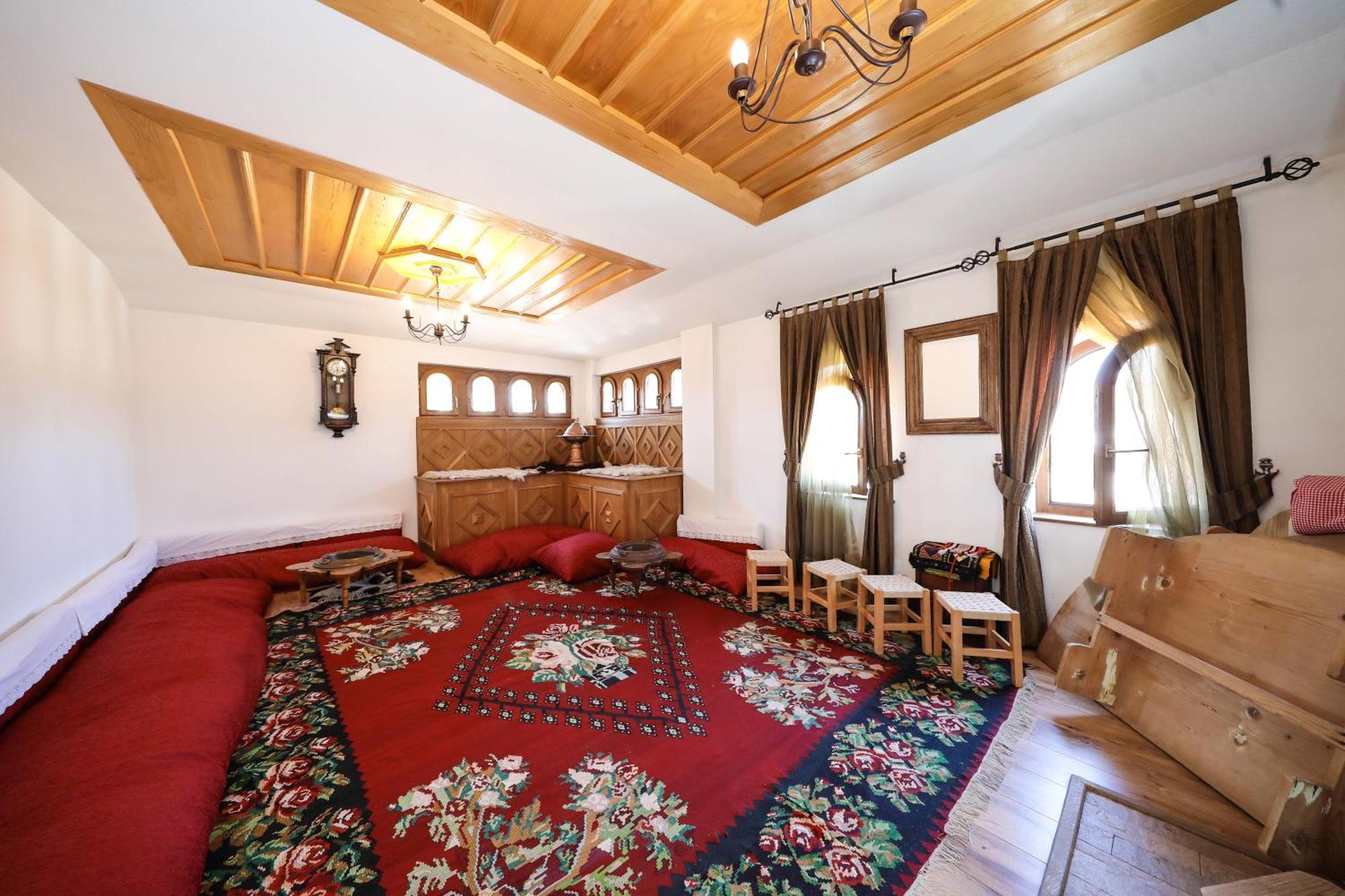 Gjakova Hotel Carshia E Jupave מראה חיצוני תמונה