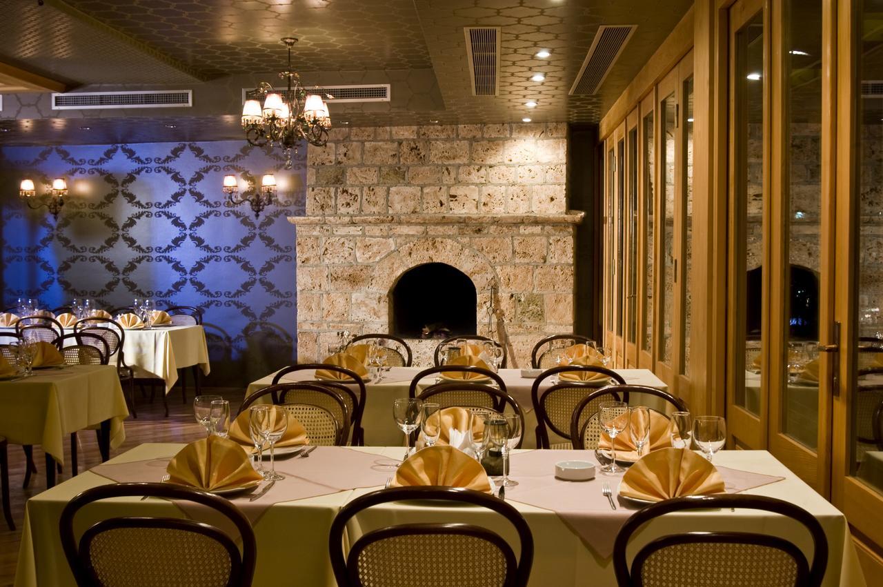 Gjakova Hotel Carshia E Jupave מראה חיצוני תמונה