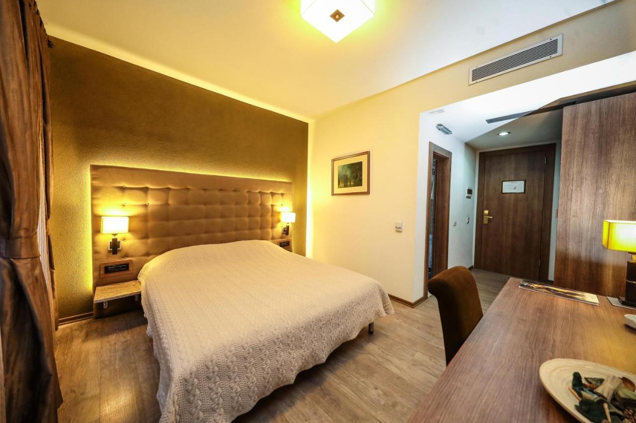 Gjakova Hotel Carshia E Jupave מראה חיצוני תמונה