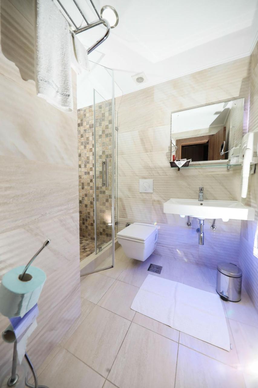 Gjakova Hotel Carshia E Jupave מראה חיצוני תמונה