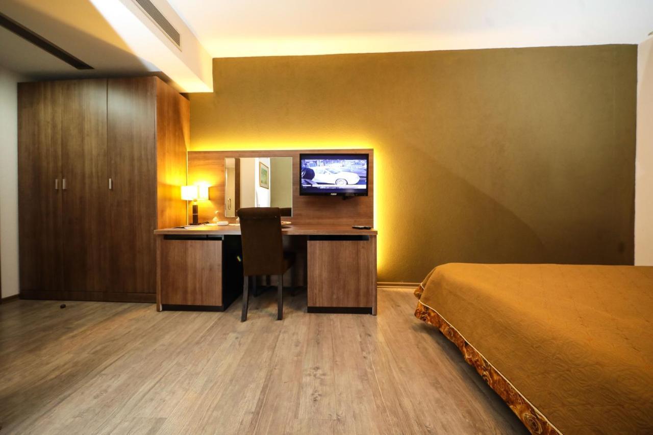 Gjakova Hotel Carshia E Jupave מראה חיצוני תמונה